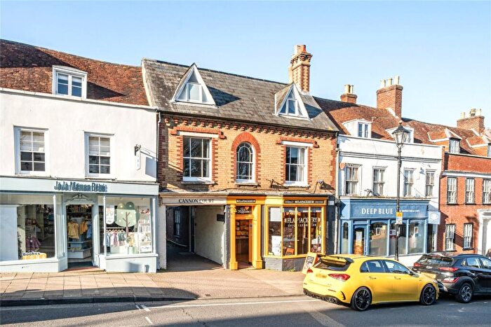 2 Bedroom Flat For Sale In High Street, Lymington, Hampshire, SO41