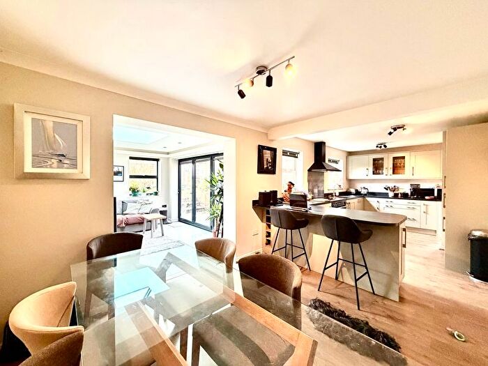 4 Bedroom Detached House For Sale In Fynamore Gardens, Calne, SN11