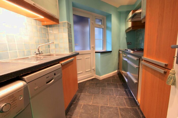 2 Bedroom Flat To Rent In Leigham Court Road, Streatham, SW16