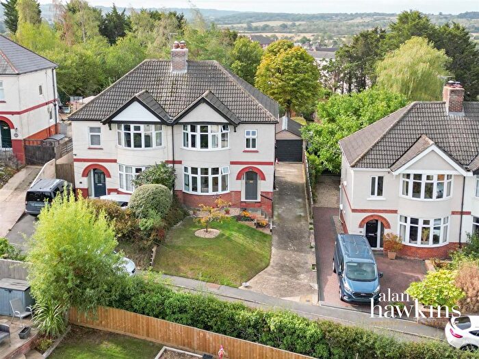 3 Bedroom Semi Detached House For Sale In Brynards Hill, Royal Wootton Bassett, SN4