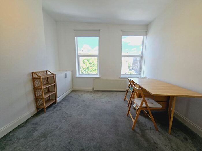 2 Bedroom Flat To Rent In Holloway Road, Islington, N19