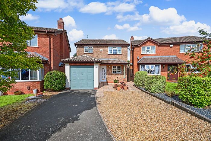 3 Bedroom Detached House For Sale In Hawthorn Way, Rugby, CV22