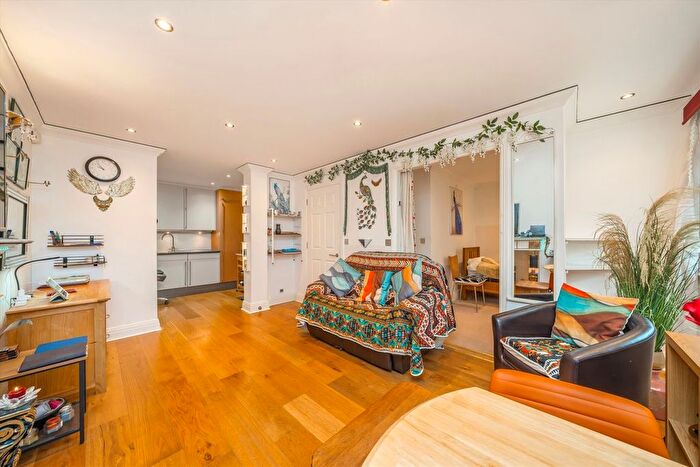 2 Bedroom Flat For Sale In Westmoreland Terrace, Pimlico, SW1V