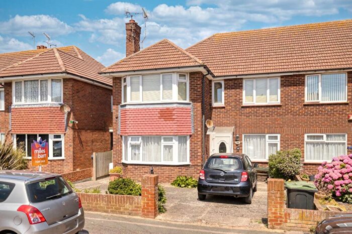2 Bedroom Maisonette For Sale In Wickham Avenue, Ramsgate, Kent, CT11