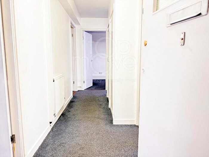 2 Bedroom Flat To Rent In Ashburton Road, Croydon, CR0