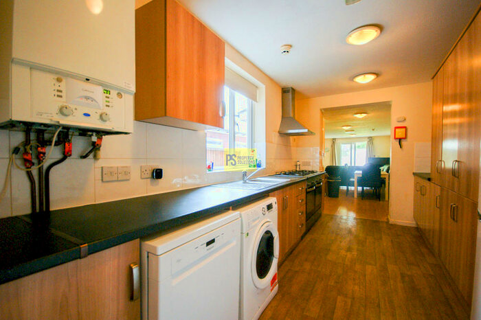 4 Bedroom Terraced House To Rent In Teignmouth Road, Birmingham, B29