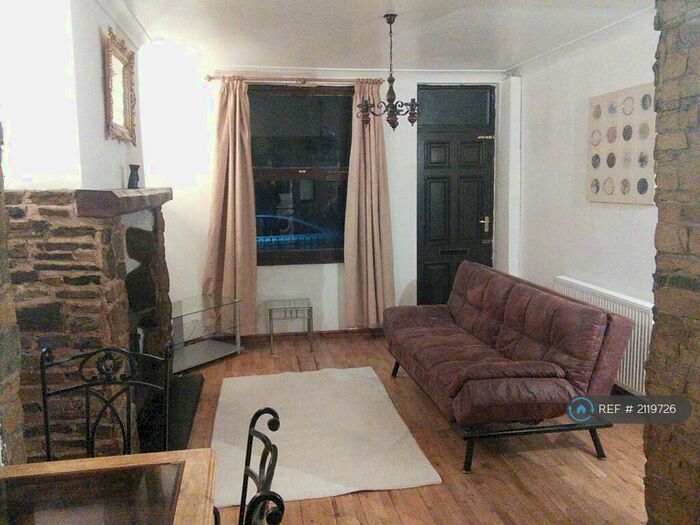 3 Bedroom Terraced House To Rent In Ferrars Road, Sheffield, S9