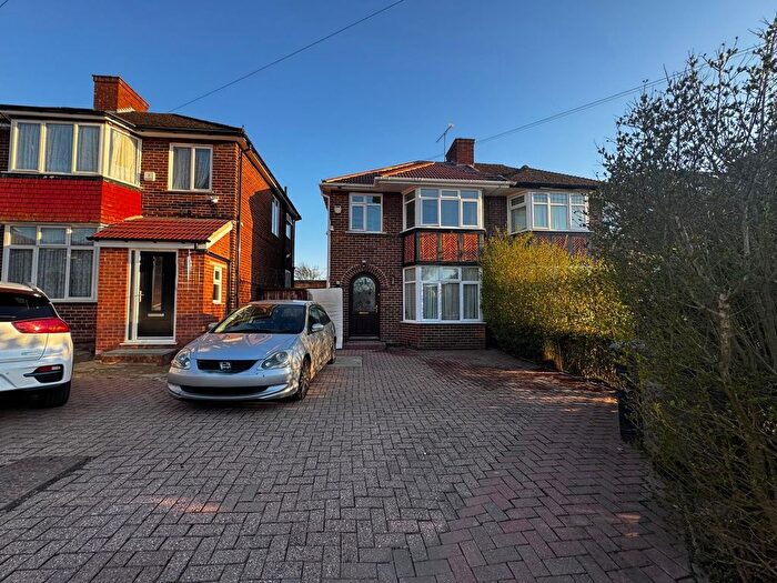 4 Bedroom Semi Detached House To Rent In Girton Avenue, Kingsbury, NW9