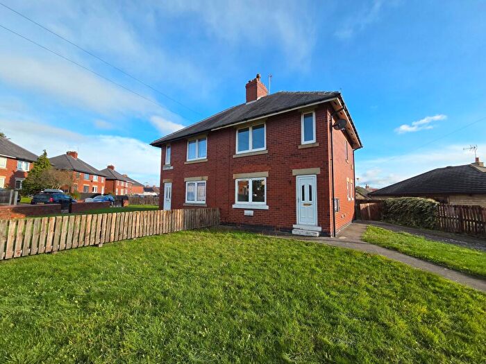 2 Bedroom Semi Detached House For Sale In Wentworth Road, Jump, S74