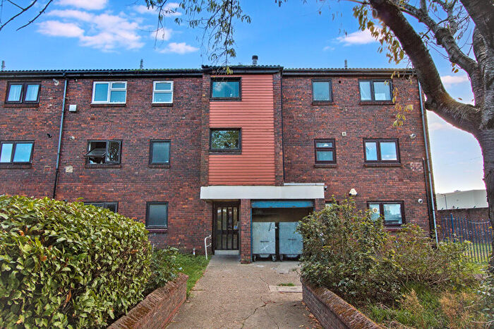 1 Bedroom Flat For Sale In Sycamore Close, Canning Town, London, E16