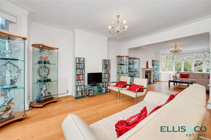 5 Bedroom Detached House For Sale In Claremont Park, Finchley, London, N3