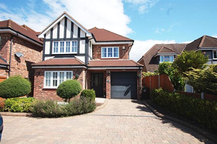 5 Bedroom Detached House For Sale In Potash Road, Billericay, CM11