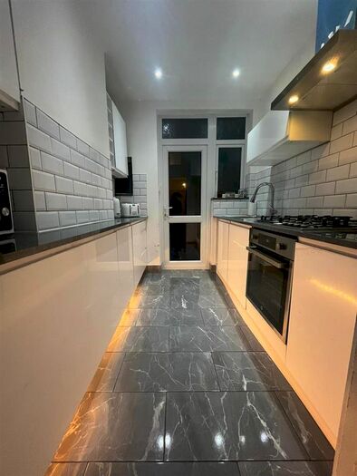 3 Bedroom Property To Rent In Norbury Cross, London, SW16