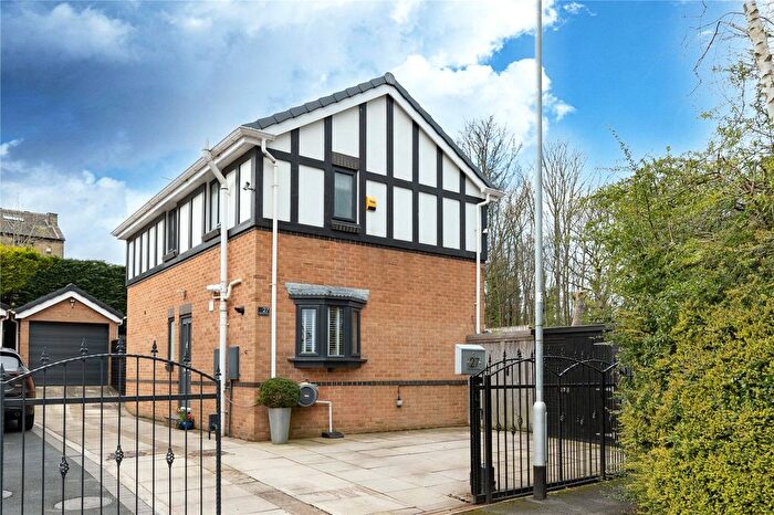 3 Bedroom Detached House For Sale In Earlswood Mead, Pudsey, West Yorkshire, LS28