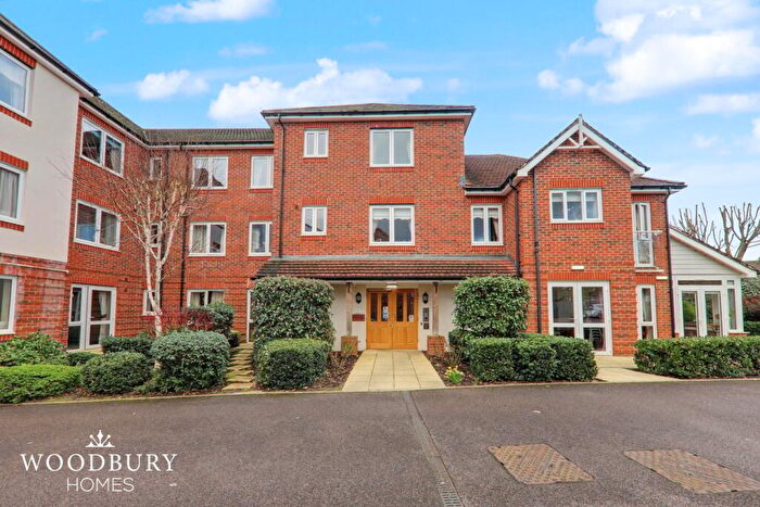 1 Bedroom Flat For Sale In King Harold Lodge, Broomstick Hall Road, Waltham Abbey, EN9