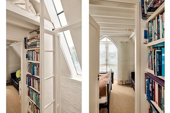 2 Bedroom Link Detached House For Sale In Kings Road, Richmond, TW10