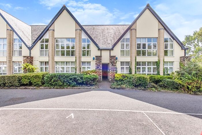 2 Bedroom Flat To Rent In Pochin Drive, St. Austell, PL25