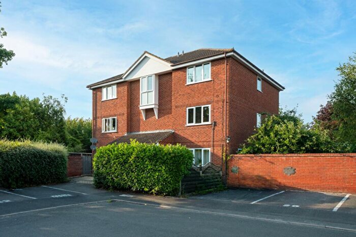2 Bedroom Flat For Sale In Fennec Close, Cambridge, CB1