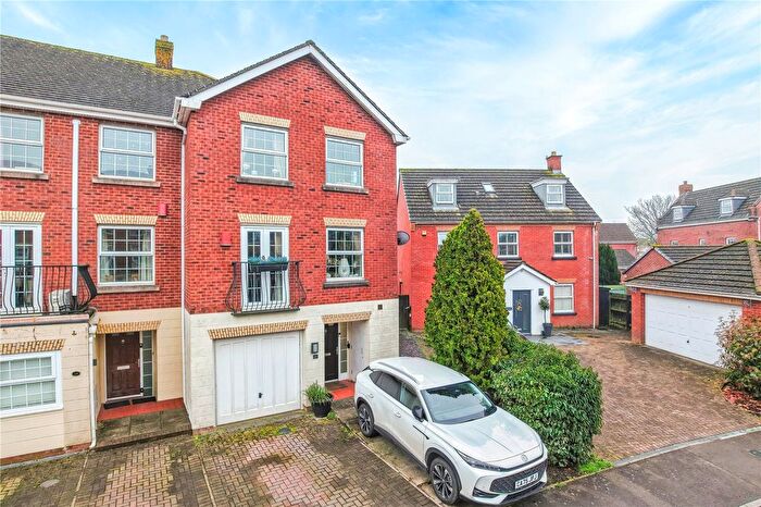 4 Bedroom End Of Terrace House For Sale In Cambrian Grove, Marshfield, Cardiff, CF3