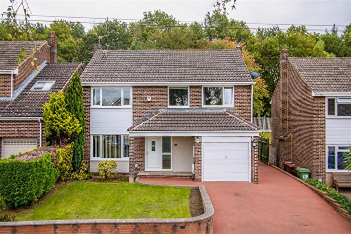 4 Bedroom Detached House For Sale In Cleveland Grove, Wakefield, WF2