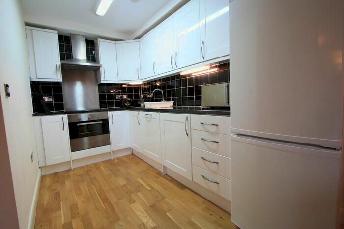 2 Bedroom Flat To Rent In Eaton Road, Sutton, SM2