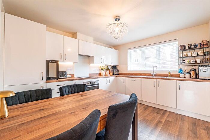 3 Bedroom Semi-Detached House For Sale In Goldcrest Avenue, Leyland, PR26