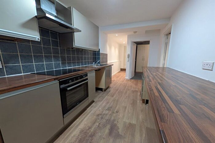 1 Bedroom Flat To Rent In Alfreton Road, Nottingham, NG7