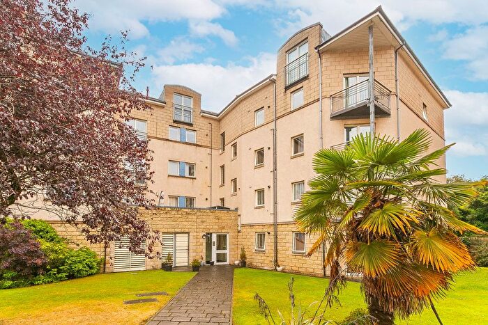 3 Bedroom Flat For Sale In Crewe Road North, Edinburgh, EH5