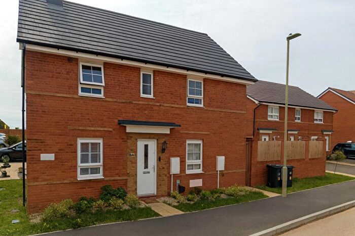 3 Bedroom Semi-Detached House To Rent In Chalk Dock Avenue, Havant, PO9