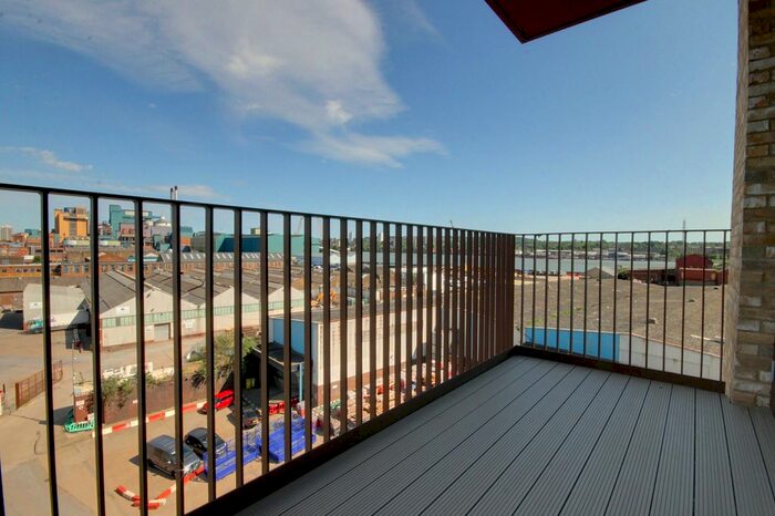 2 Bedroom Flat To Rent In Wray Avenue, London, E16