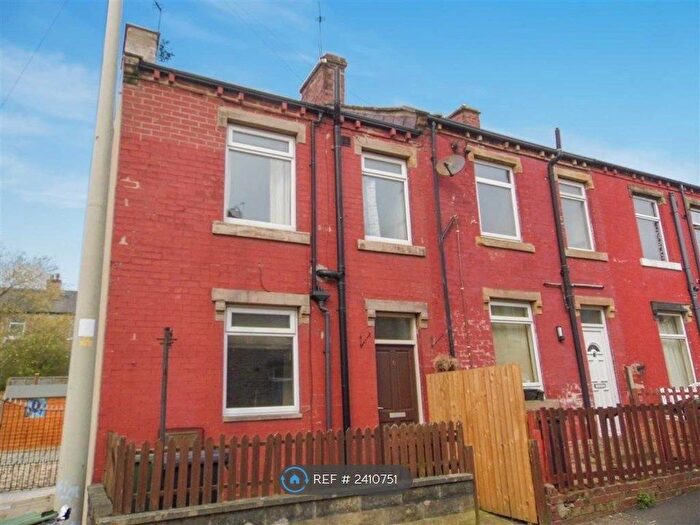 1 Bedroom Terraced House To Rent In Batley Street, Moldgreen, Huddersfield, HD5