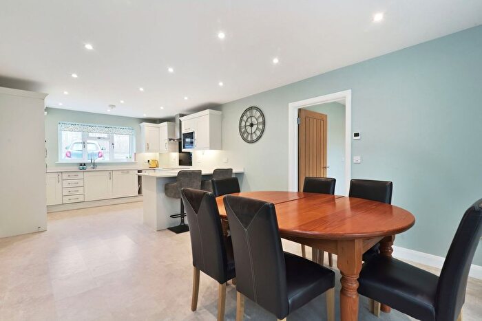 4 Bedroom Bungalow For Sale In Clehonger, Hereford, HR2