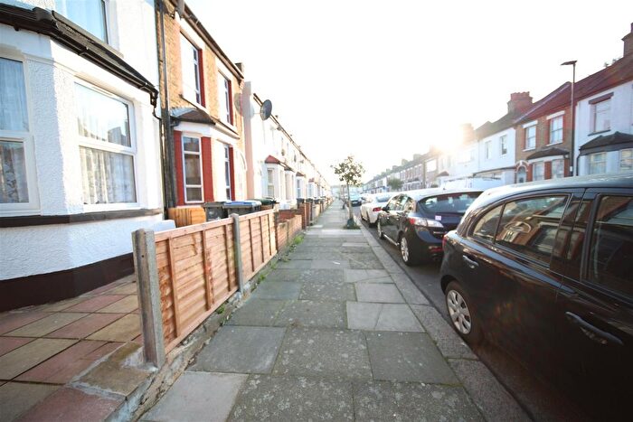 4 Bedroom Property To Rent In King Edwards Road, Ponders End, Enfield, EN3