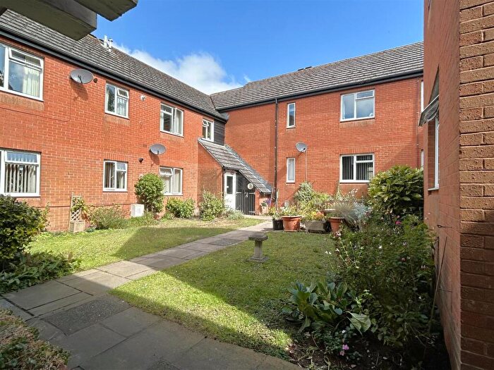 1 Bedroom Apartment For Sale In Chardsmead Court, Bridport, Dorset, DT6