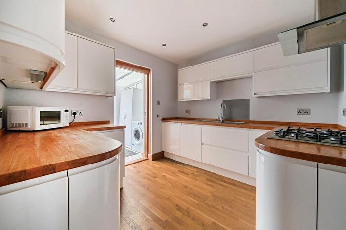 2 Bedroom Semi-Detached Bungalow For Sale In Frances Road, Purbrook, Waterlooville, PO7