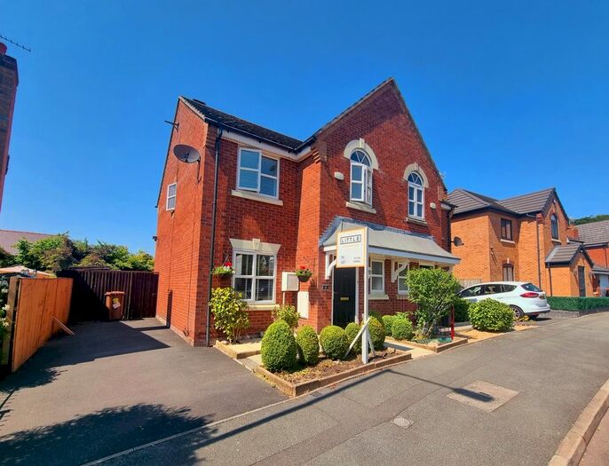 3 Bedroom Semi-Detached House To Rent In Lowther Crescent, St. Helens, WA10