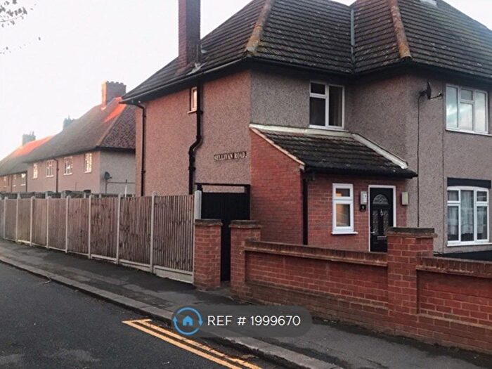 3 Bedroom Semi-Detached House To Rent In Gainsborough Avenue, Tilbury, RM18
