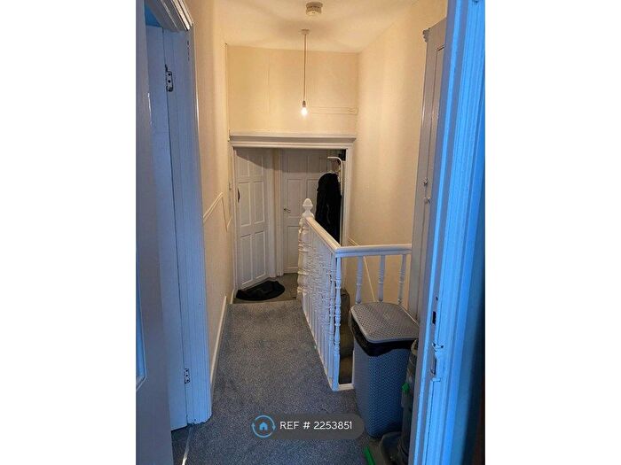2 Bedroom Flat To Rent In Edinburgh Road, London, E17