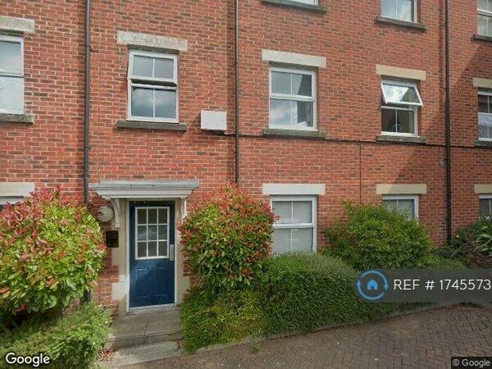 2 Bedroom Flat To Rent In Alma Wood Close, Chorley, PR7