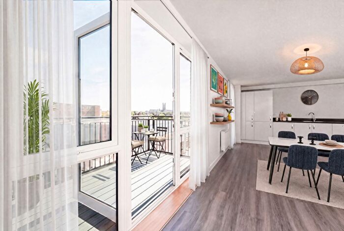 2 Bedroom Flat For Sale In Kingsmead Road, Canterbury, CT1
