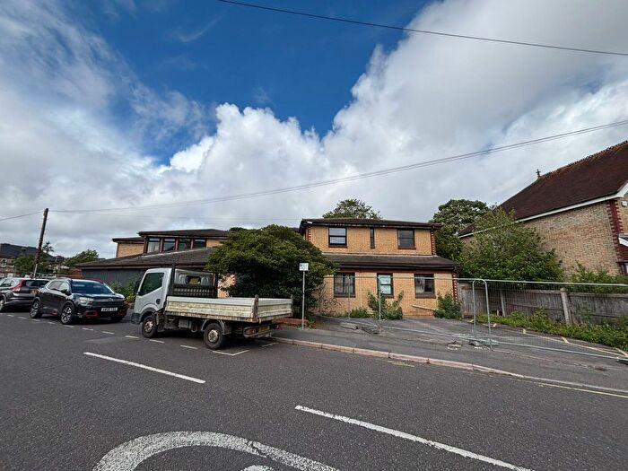 18 Bedroom Flat For Sale In Madeira Road, Poole, BH14