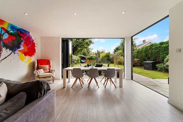 4 Bedroom Detached House For Sale In Green Lane, Lower Kingswood, Tadworth, KT20