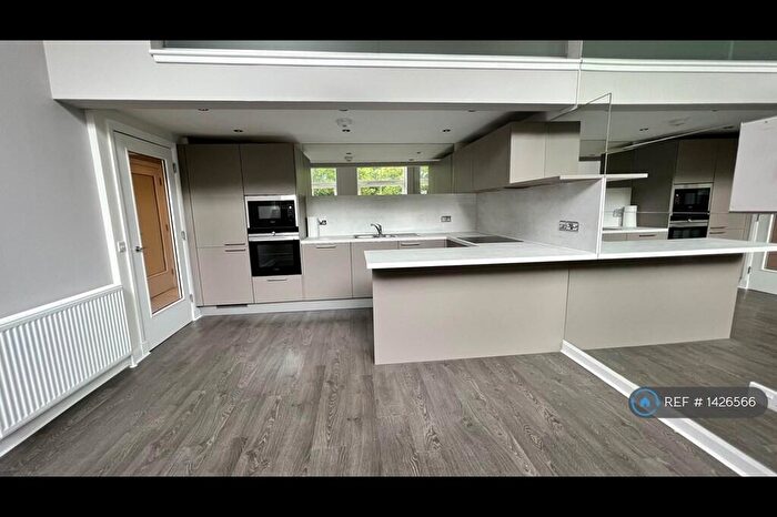 2 Bedroom Flat To Rent In Broomhill Avenue, Glasgow, G11