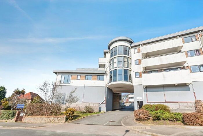 2 Bedroom Flat For Sale In Buckhurst Road, Bexhill-On-Sea, East Sussex, TN40