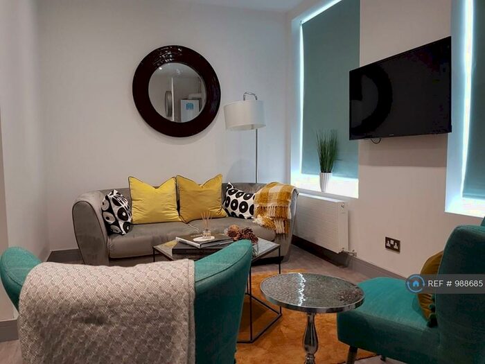 2 Bedroom Flat To Rent In Central Road, Stanford-Le-Hope, SS17