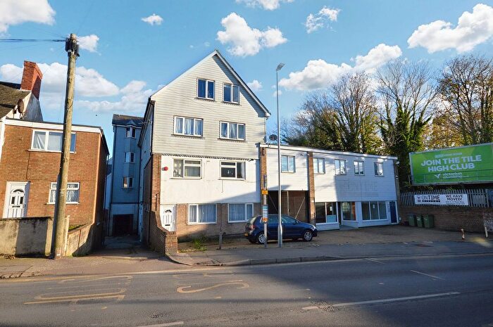 2 Bedroom Flat To Rent In Risborough Lane, Risborough Lane, CT19