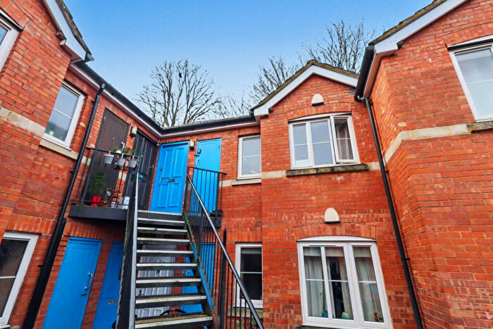 3 Bedroom Flat For Sale In Alfred Court Gate Lane, Wells, Somerset, BA5