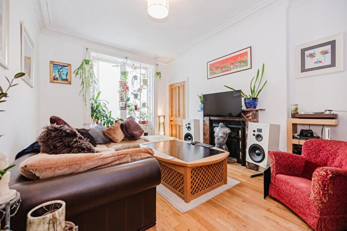 2 Bedroom Flat To Rent In Halmyre Street, Edinburgh, EH6