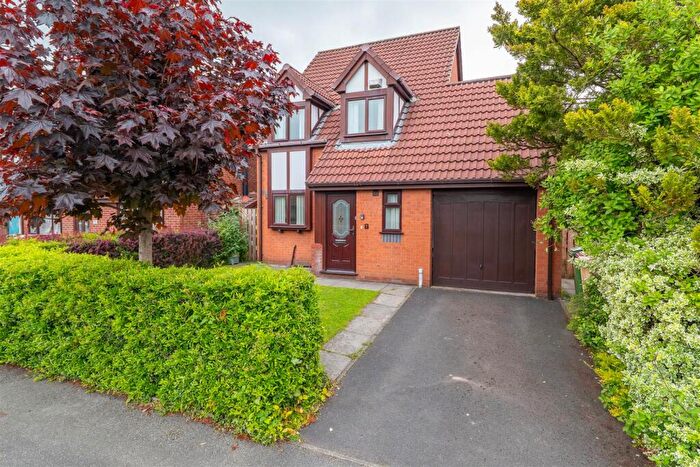 3 Bedroom Detached House For Sale In Langstone Close, Horwich, Bolton, BL6