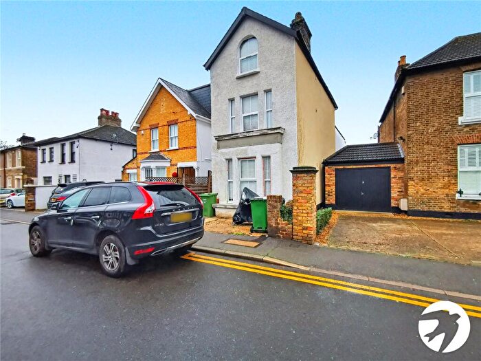 3 Bedroom Flat To Rent In Lion Road, Bexleyheath, DA6